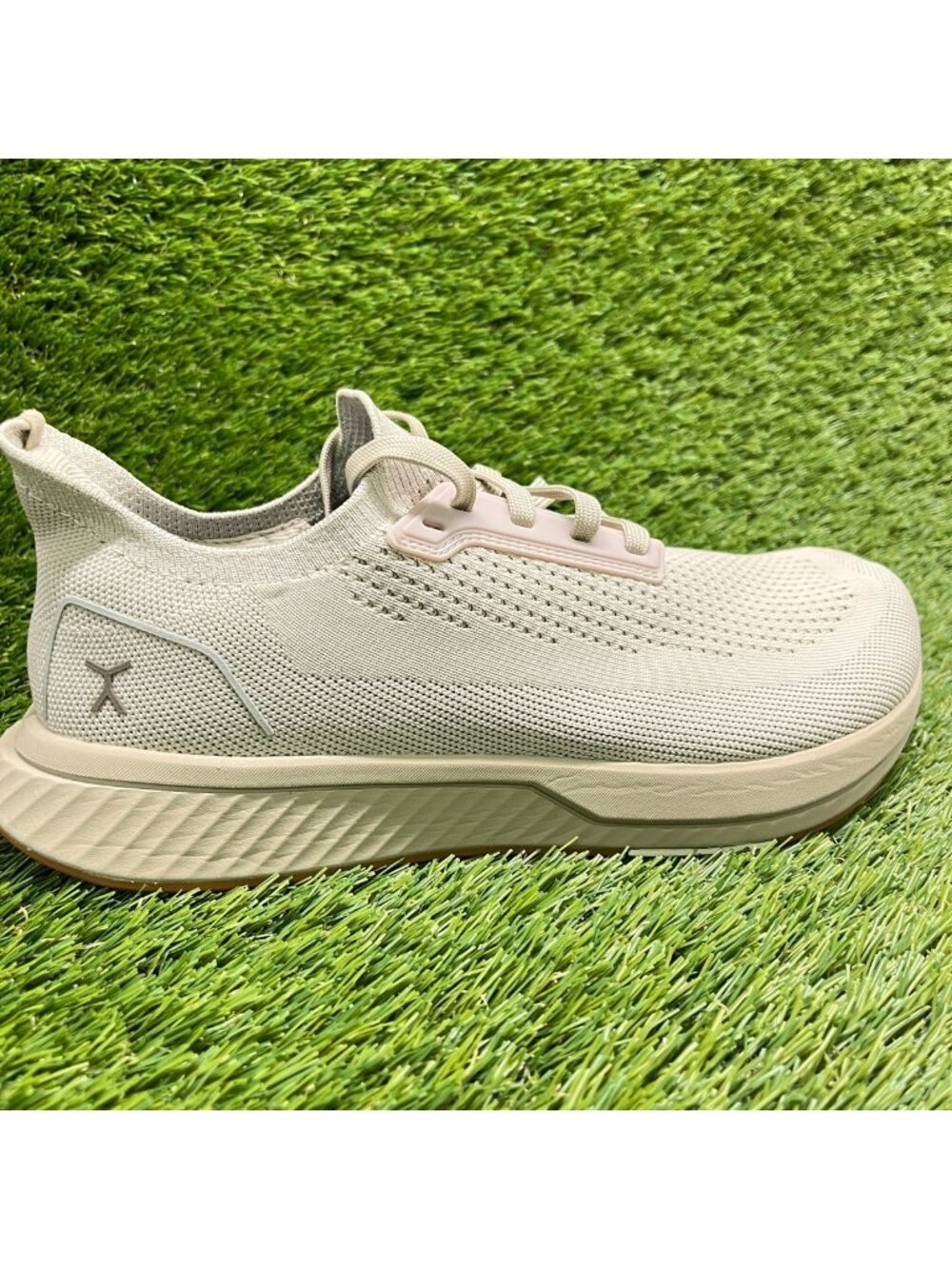 Flux Adapt Runner Sand Gum Mens Size 8.5 Womens 10 Athletic Knit Shoes Sneakers